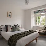 Crossriggs- Beautiful Detached Vila