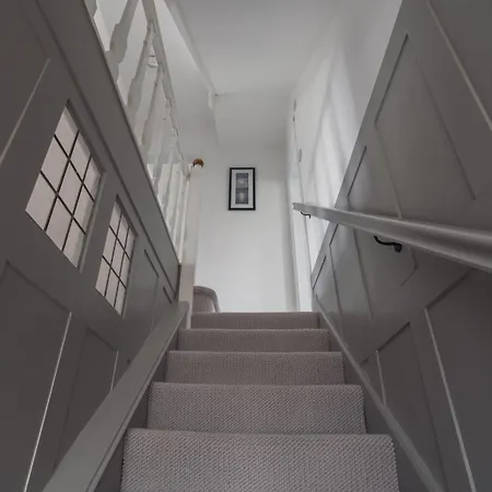 Crossriggs- Beautiful Detached