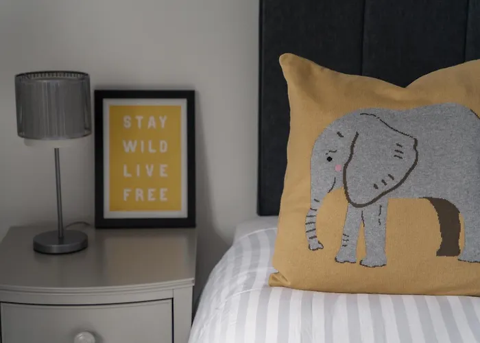 Crossriggs- Beautiful Detached Villa *