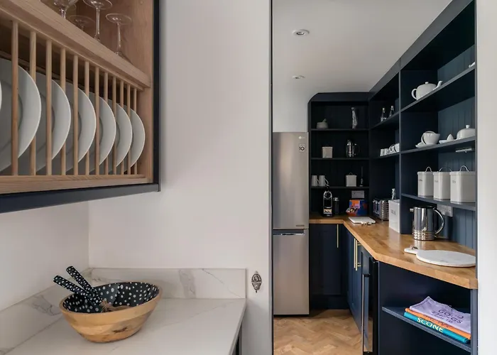 Villa Crossriggs- Beautiful Detached *