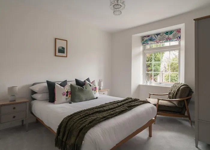 Crossriggs- Beautiful Detached Villa