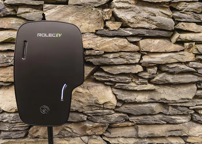 Crossriggs- Beautiful Detached *