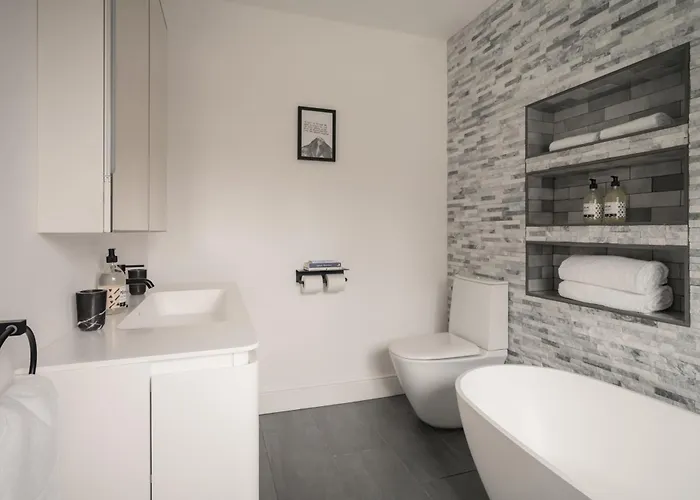 Crossriggs- Beautiful Detached Villa