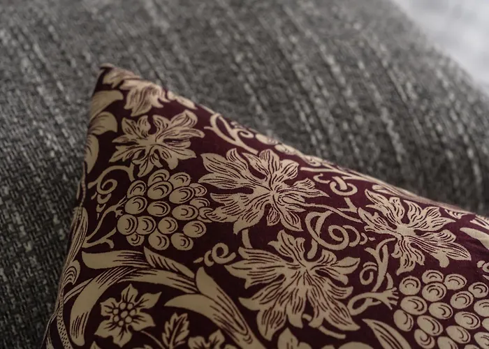 Villa Crossriggs- Beautiful Detached *