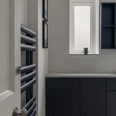 Crossriggs- Beautiful Detached