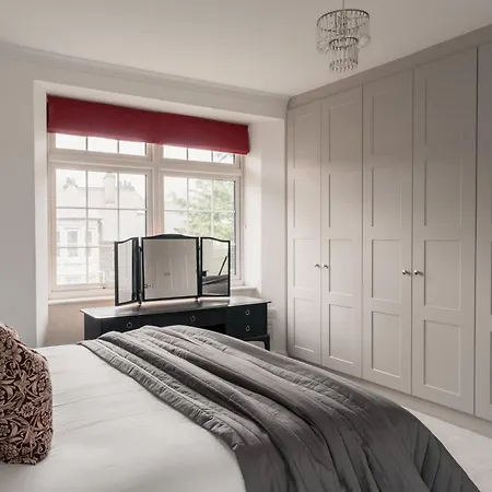 Crossriggs- Beautiful Detached *