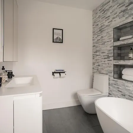 Crossriggs- Beautiful Detached Vila